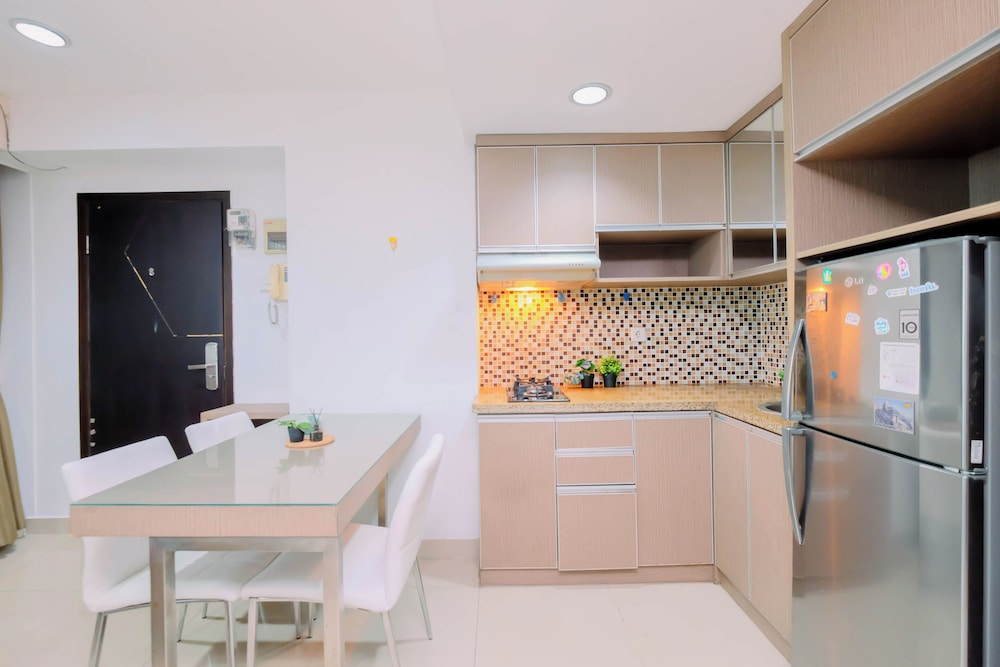Wood Accents 2Br At Tamansari The Hive Apartment