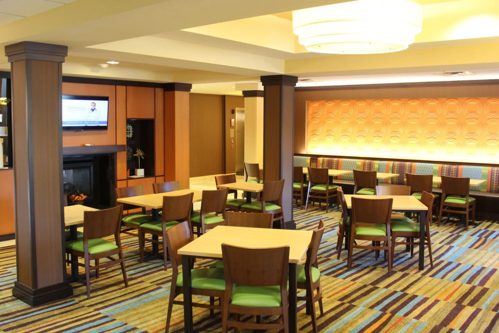 Fairfield Inn and Suites by Marriott Seymour