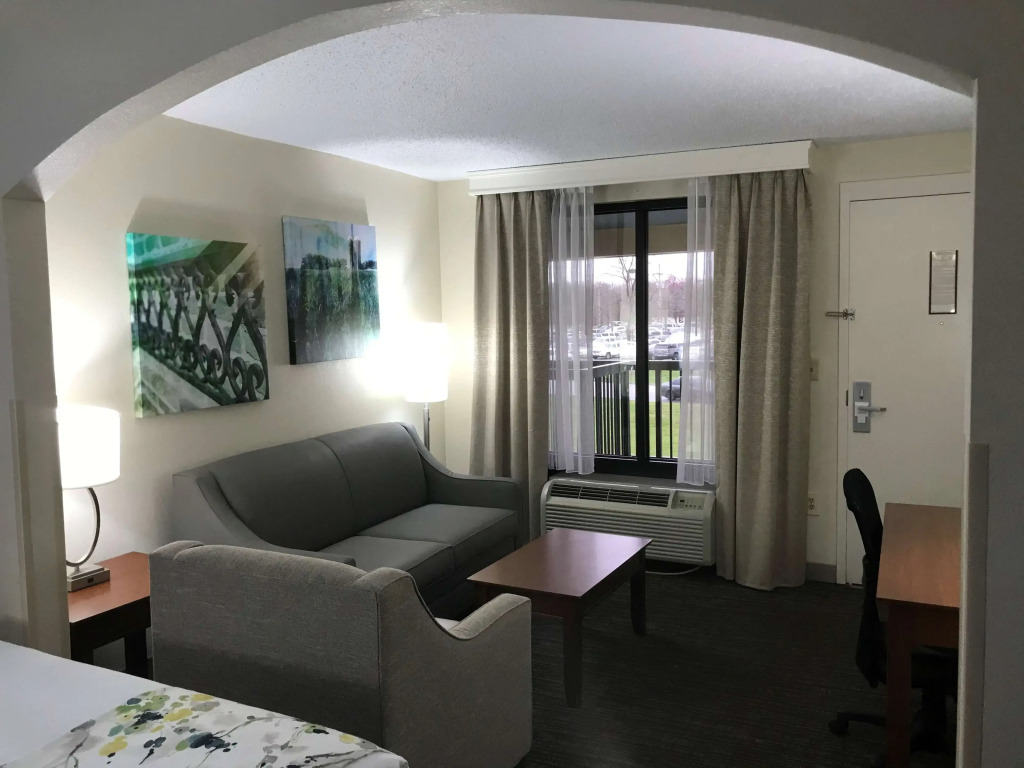 Best Western Inn & Suites Monroe