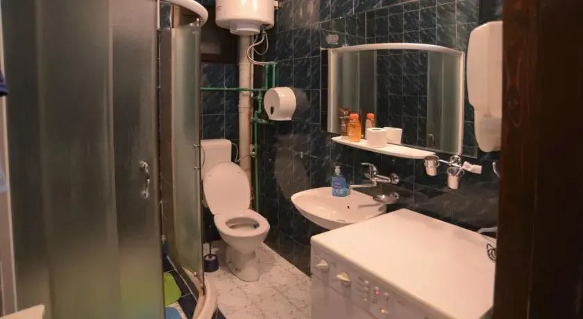 Hostel Ozi Bar