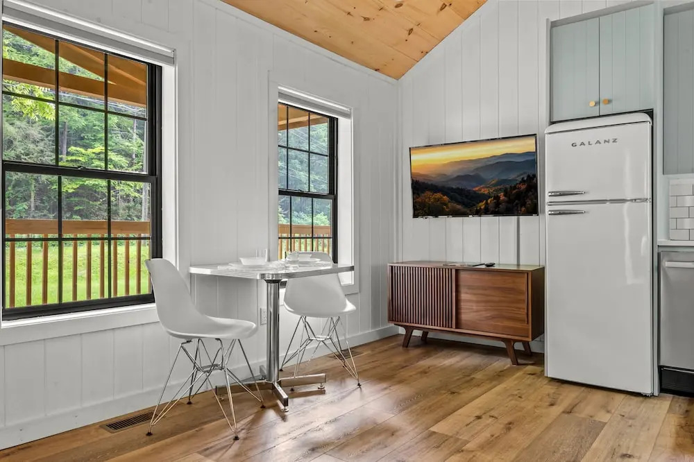 Gburg Pet-friendly Studio Cabin 5 Firepit Games