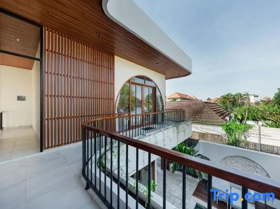 NUQ Seminyak - Spacious 3BR Pool Villa