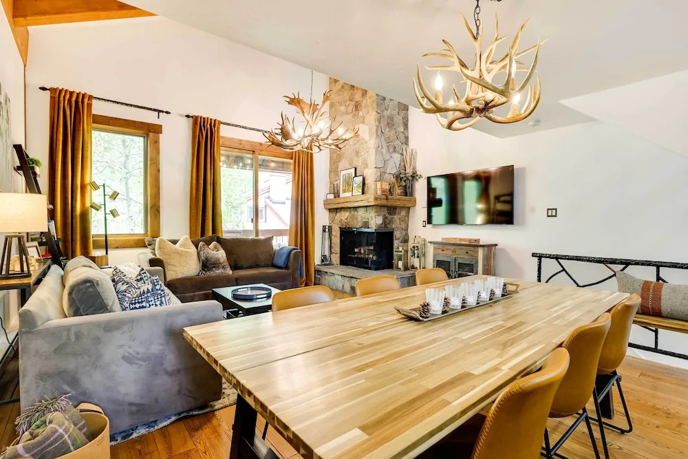 Elegant Vail Home - Walk to Booth Falls Trail