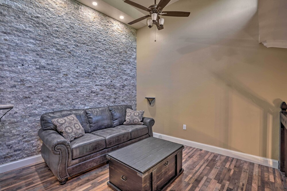 Chic Fort Myers Escape w/ Community Perks!