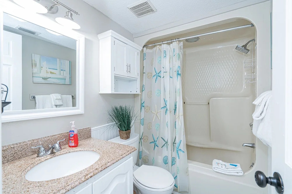 Condo Sleeps 5 w/ Resort Style Amenities!