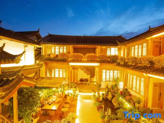Lijiang Flower Sea Inn (South Gate of Ancient City)