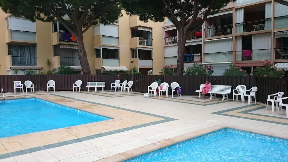 Studio in Gruissan, With Wonderful City View and Pool Access - 300 m F