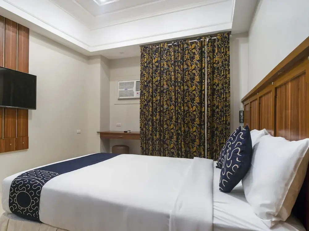 Capital O 460 World Palace Hotel