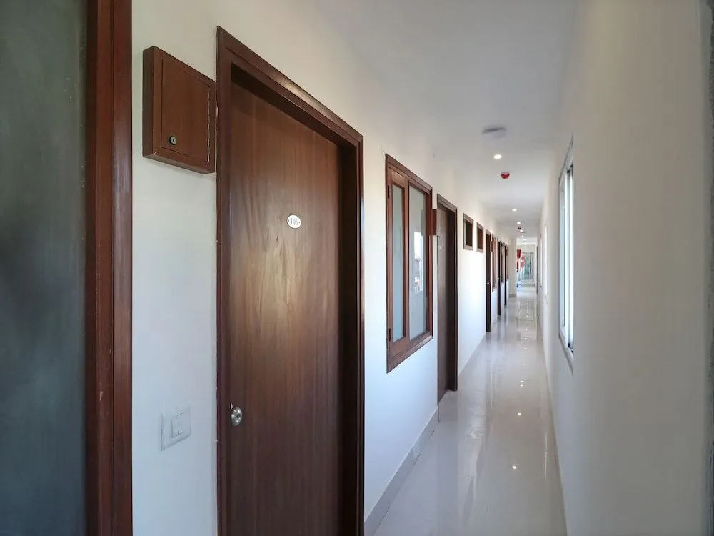 OYO Flagship 74174 Hotel Central Plaza