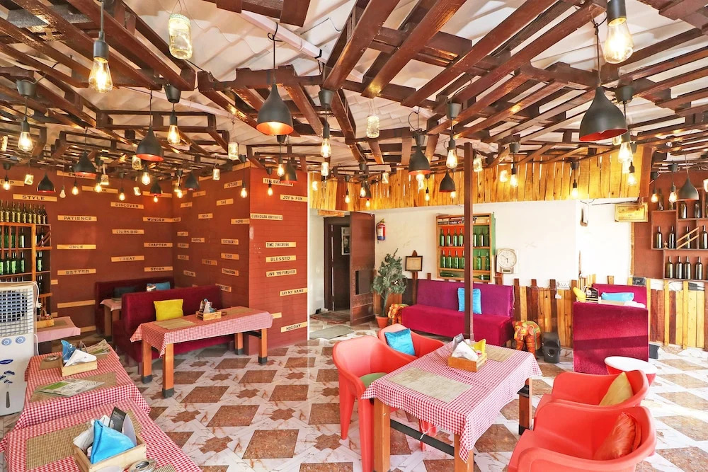 OYO 43997 Hotel Aashiyanaa Palace