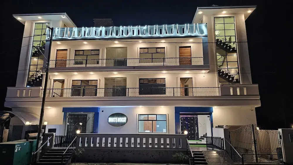White House Hotel And Banquet