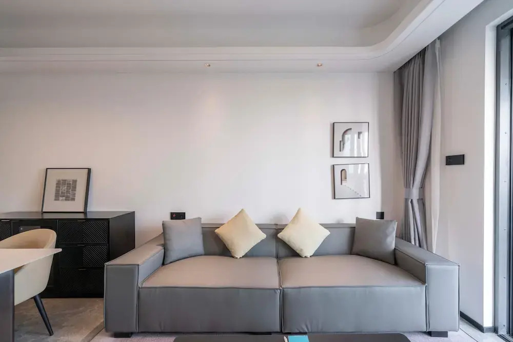 Tyms Hongqiao Deluxe 3BR 2BA APT