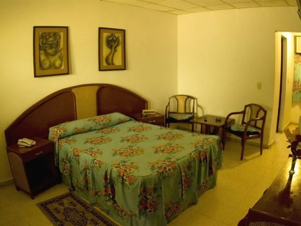 Hotel Rancho Club
