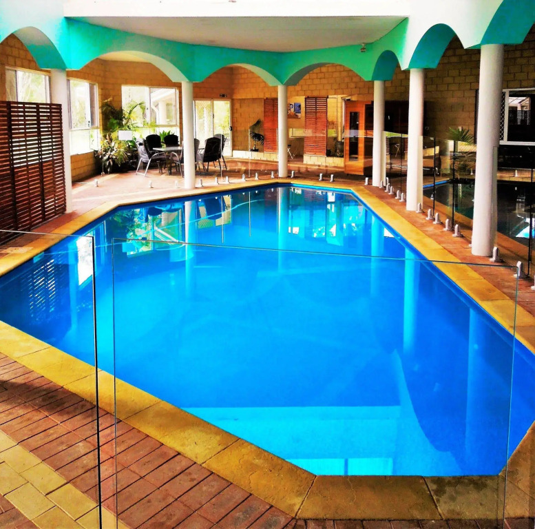 Inn The Tuarts Guest Lodge