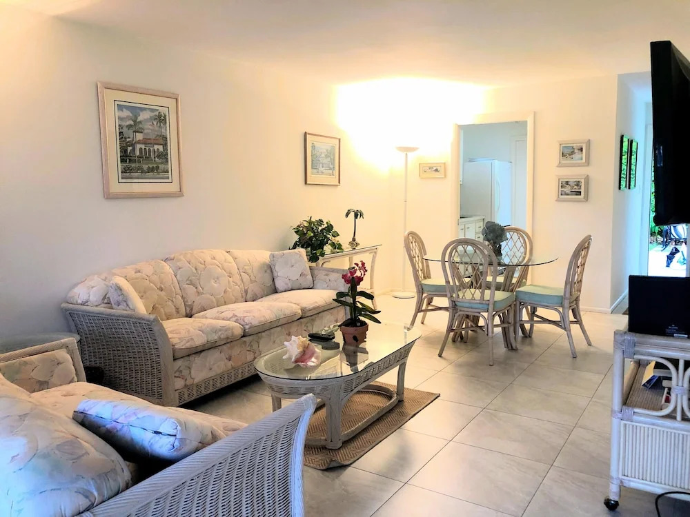 Olde Naples Estates