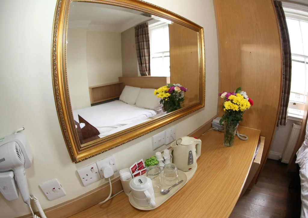 Holland Court Hotel