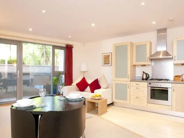 Cleyro Serviced Apartments - Harbourside