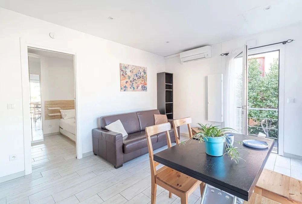 T2 Garden Close to Amenities MC