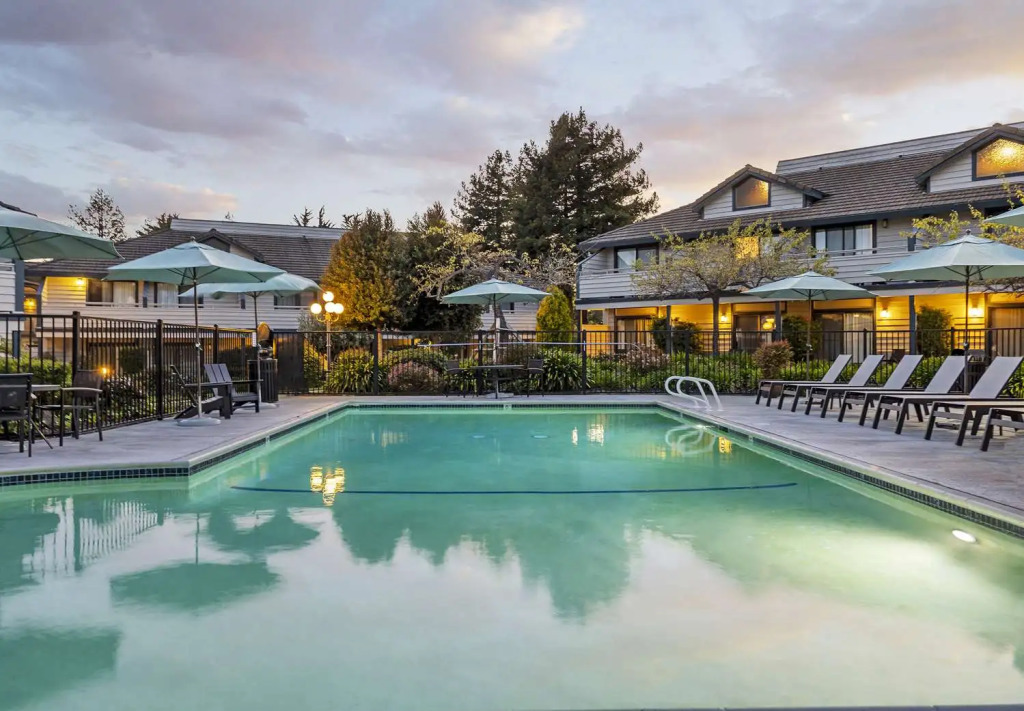 Seacliff Inn Aptos, Tapestry Collection by Hilton