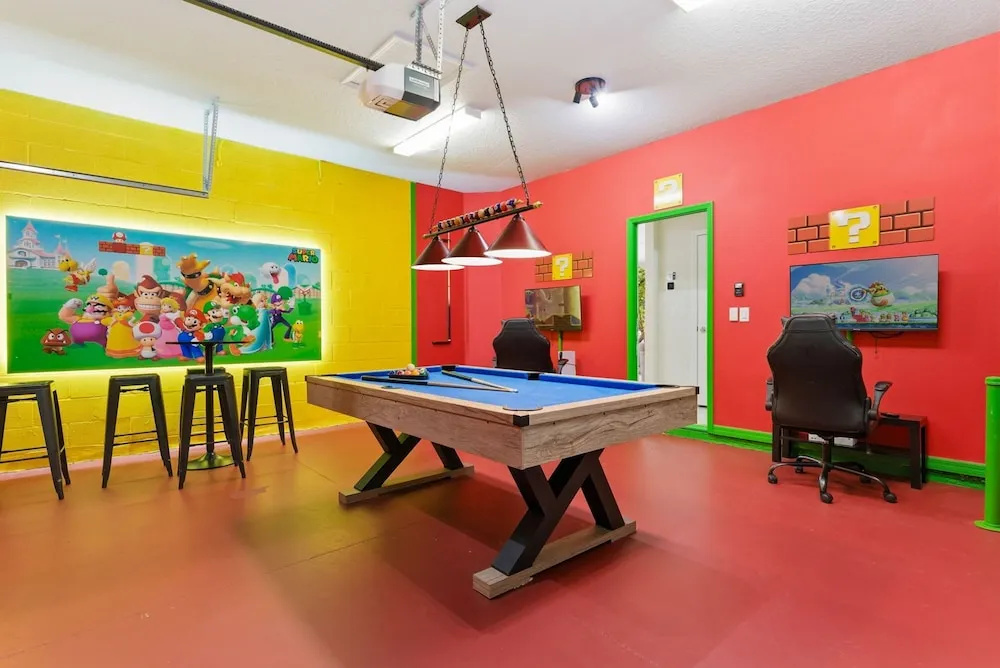 Chic Orlando Escape Game Room Theme Beds Pool