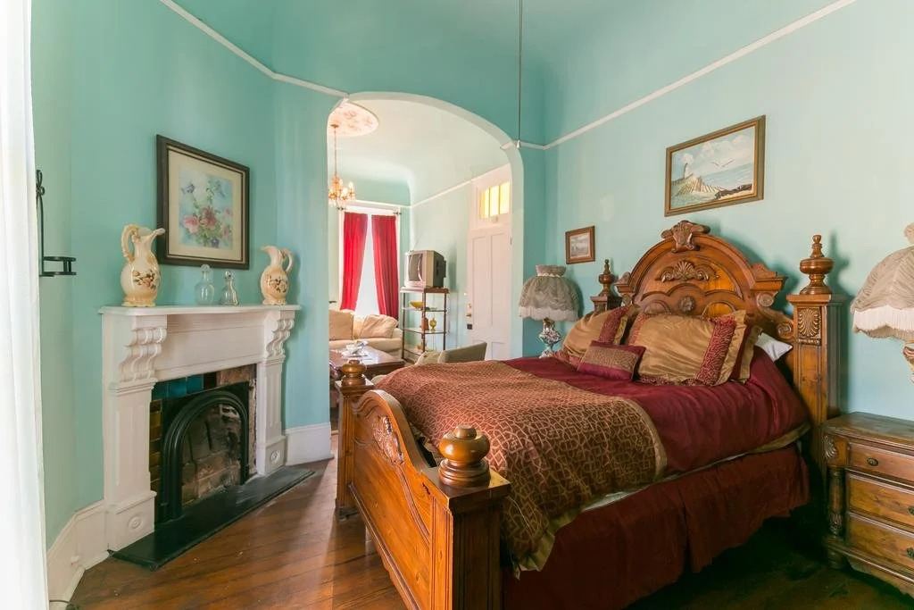 Mag's 940 Guest House
