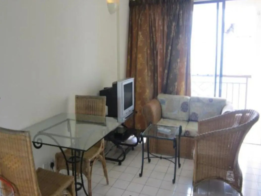 Paradise Lagoon Apartment