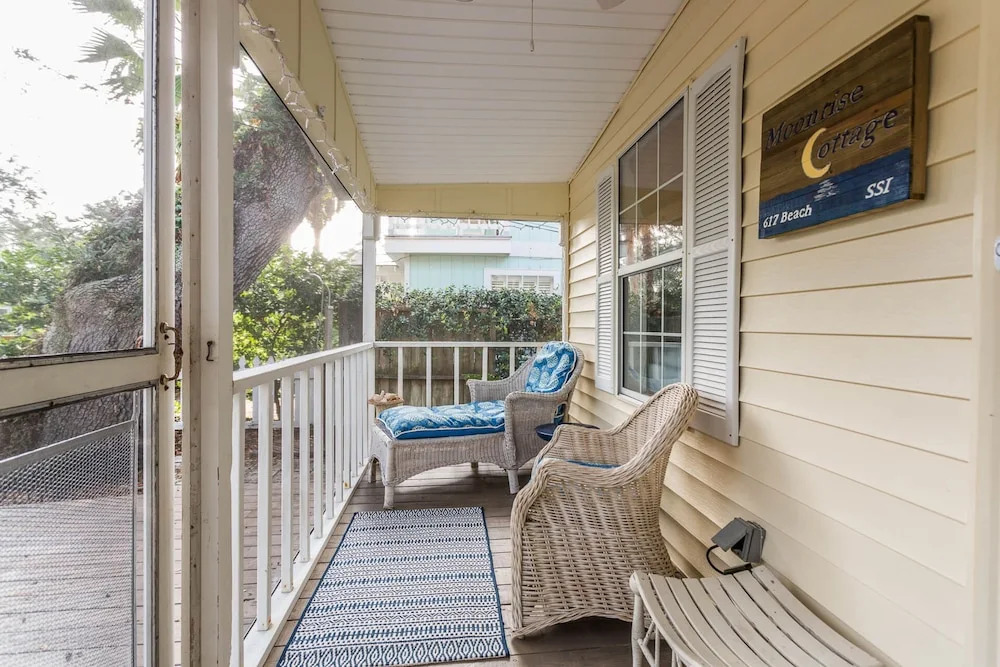 617 Beach Drive by Hodnett Cooper