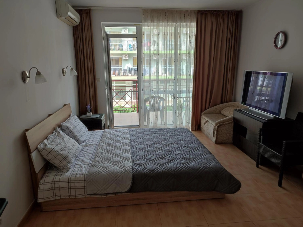 Central Plaza Apartment