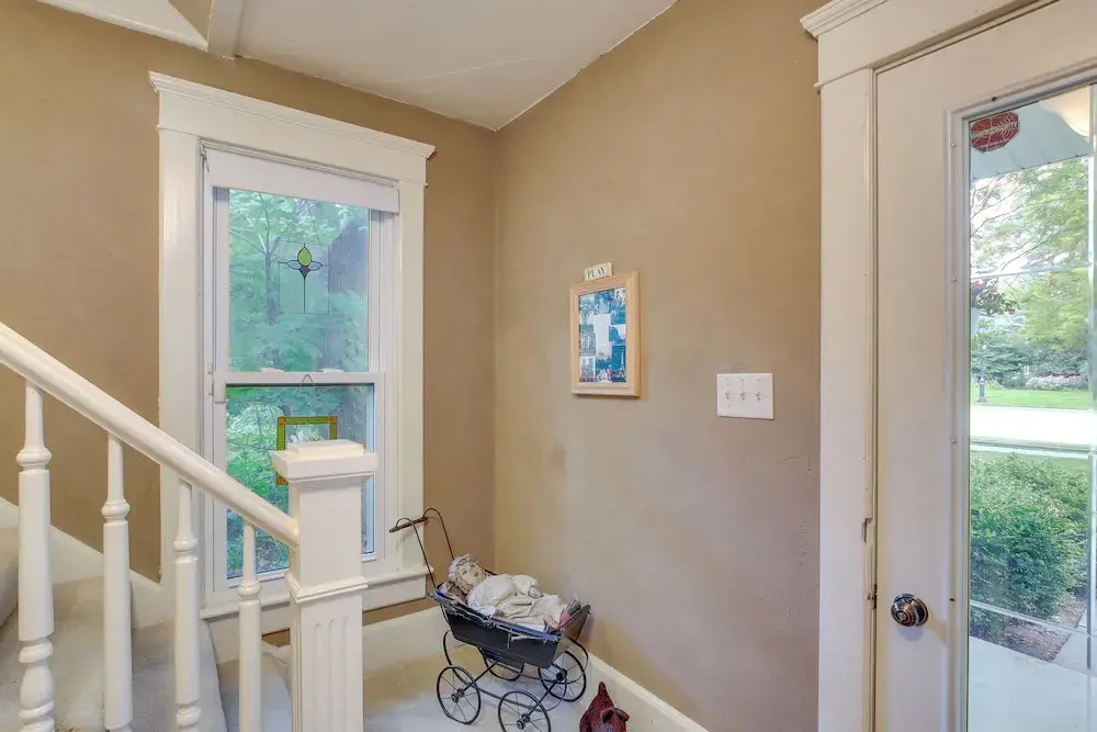 Historic Home w/ Sunroom - 5 Mi to Lambeau Field!