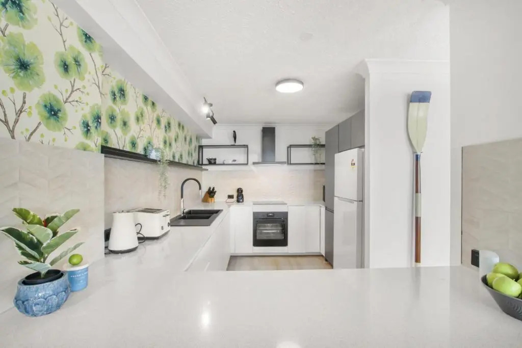 Canberra Heights Unit Two 35 Canberra Tce Kings Beach