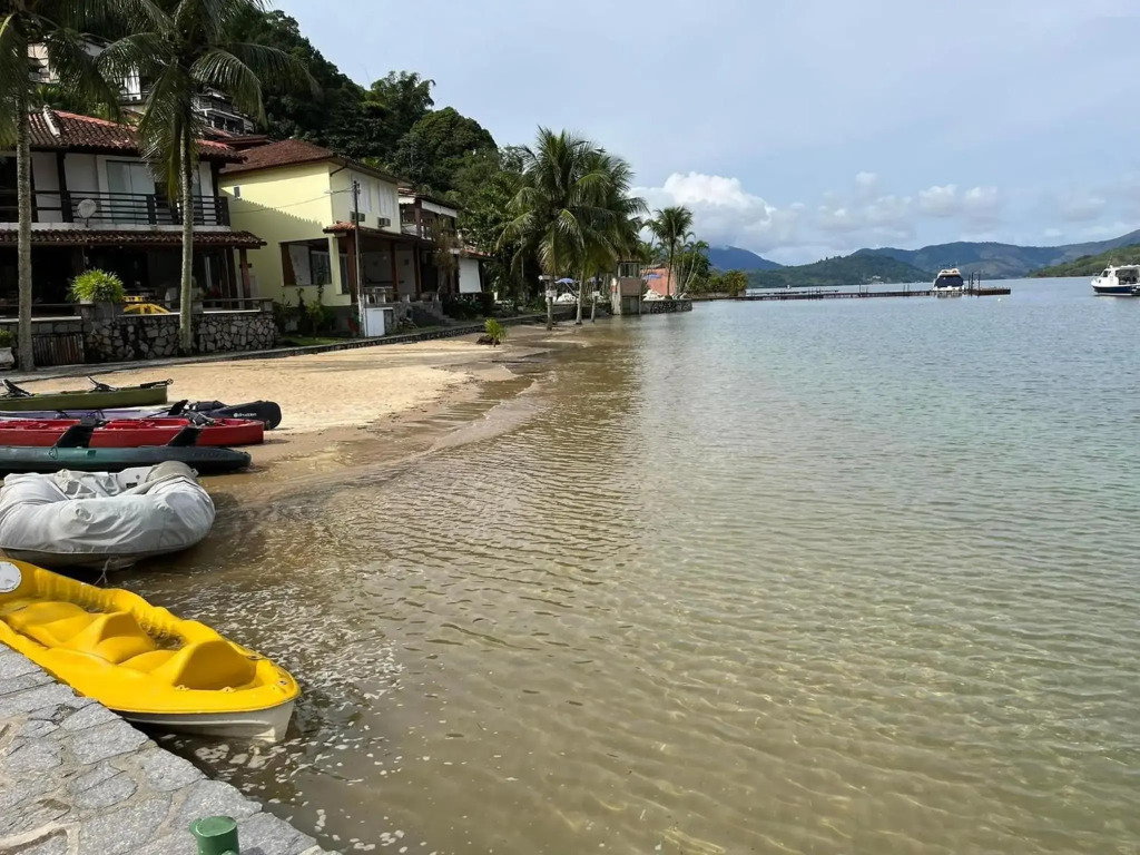 Casa Em Angra Dos Reis - Praia Do Engenho