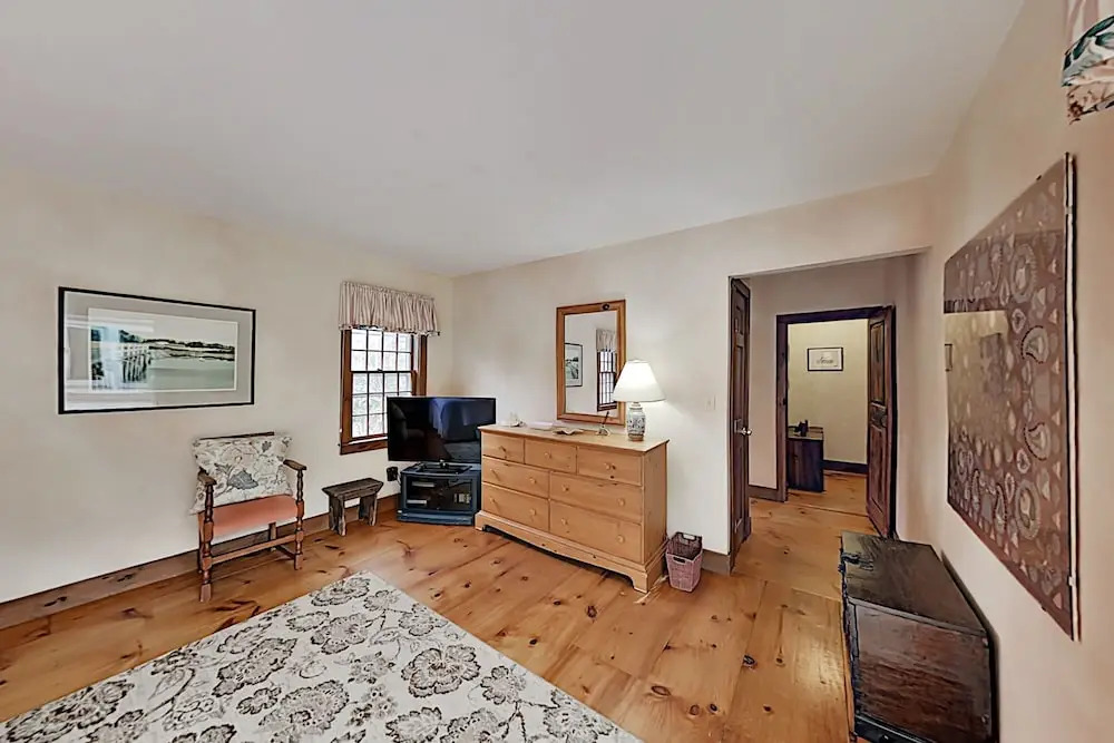 Timeless Cape Near Cold Storage Beach 4 Bedroom Home
