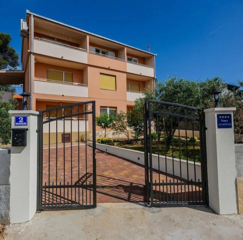 Coastal Apartment in Sibenik-brodarica