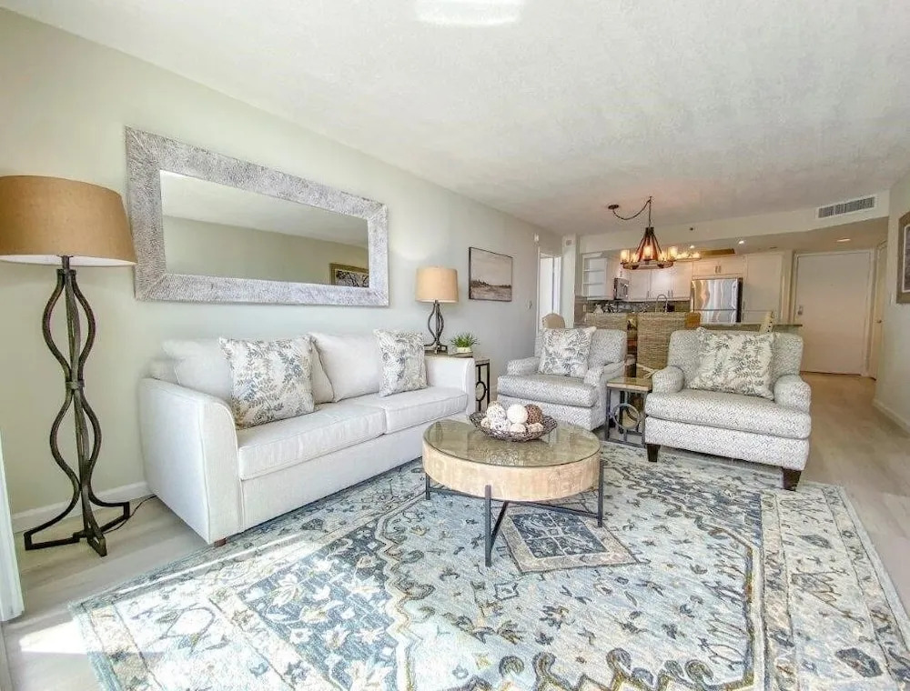 Stunning ocean view remodeled 2 bedroom 2 bath condo, 908 South Hampton 2 Condo