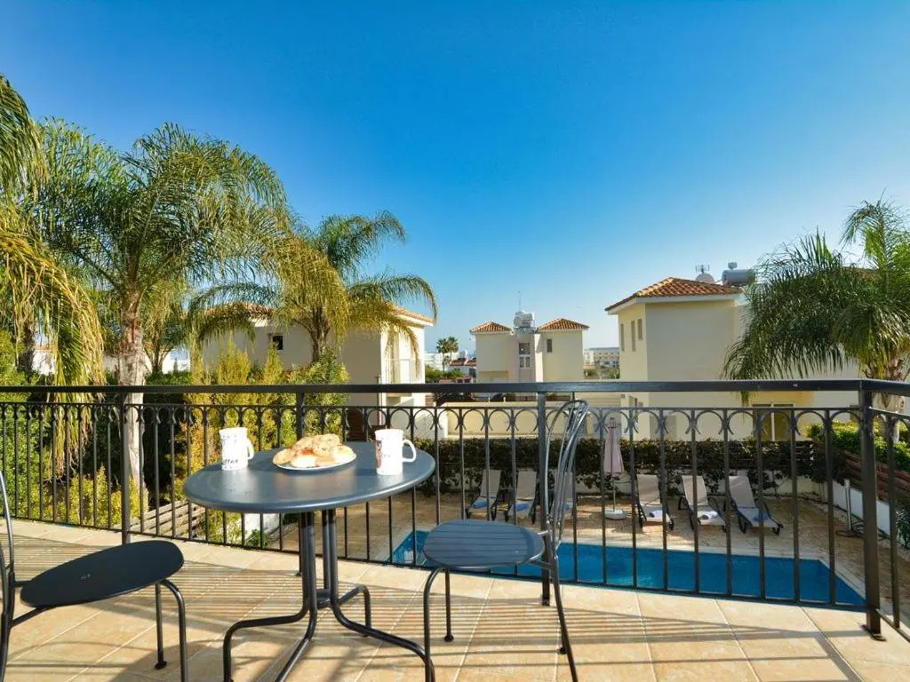 Villa Protaras Paralia Spacious 4Bdr Central Protaras Villa