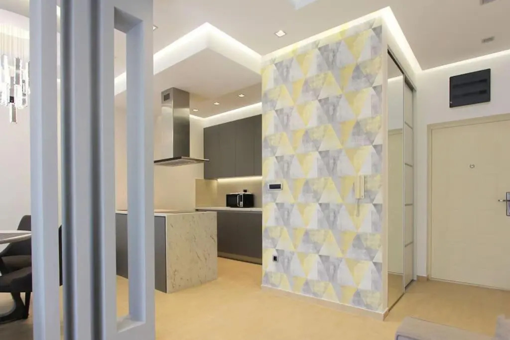 Modern 1BR apartment with swimming pool