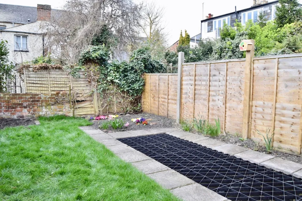 Spacious 3 Bedroom Family Home With Back Garden