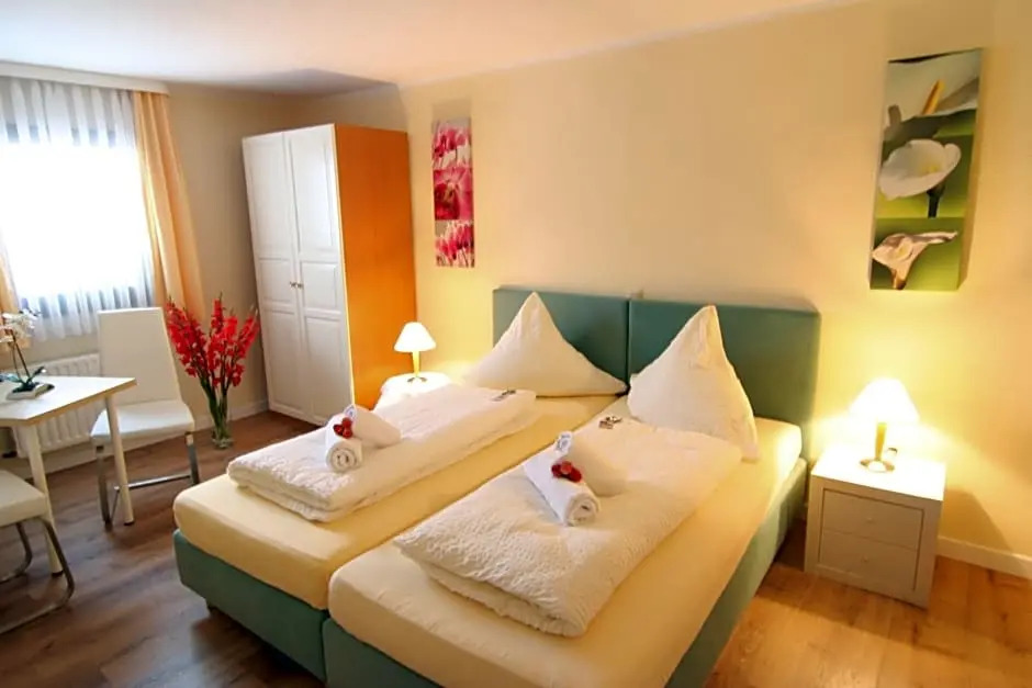 Landhotel Bergischer Hof GmbH Marialinden