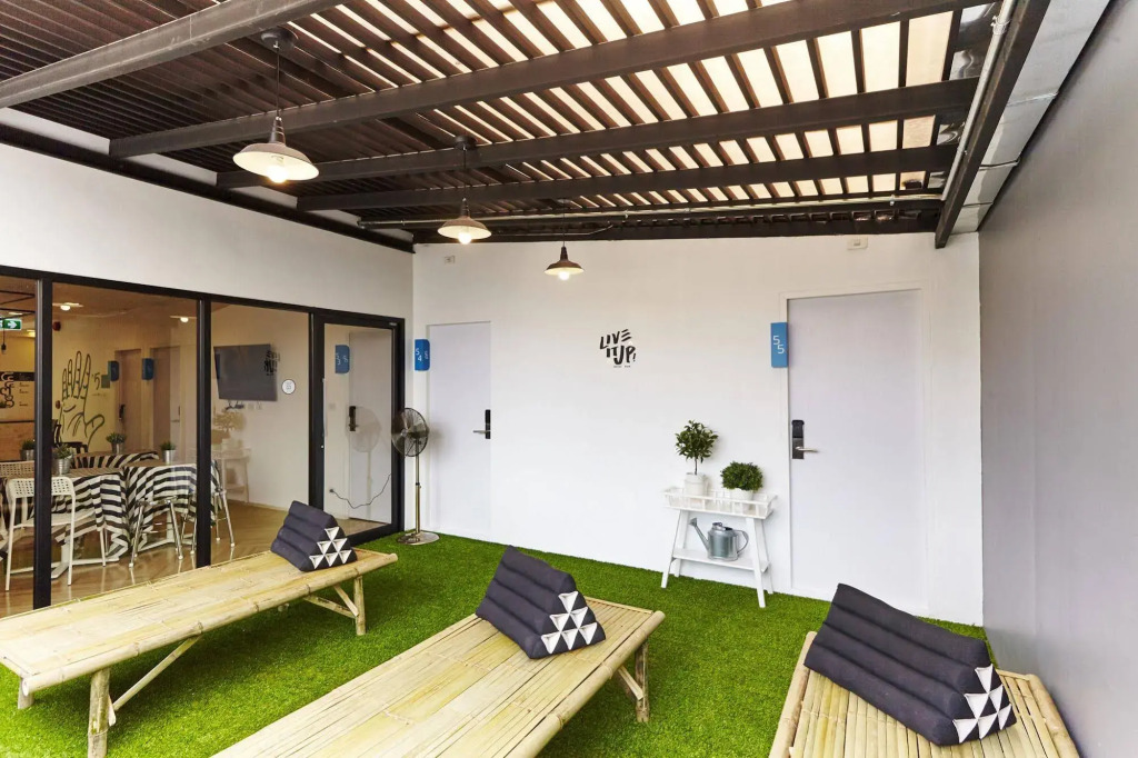 LiveitUp Asok Hostel