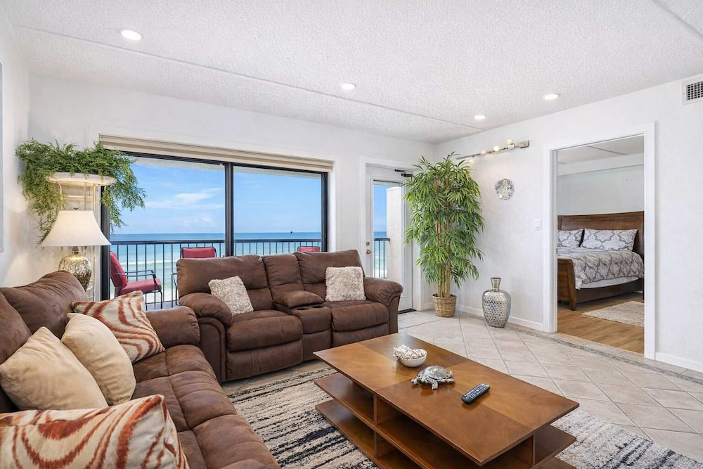 Sweeping 10th Floor Views - Up to 8 - Beachfront