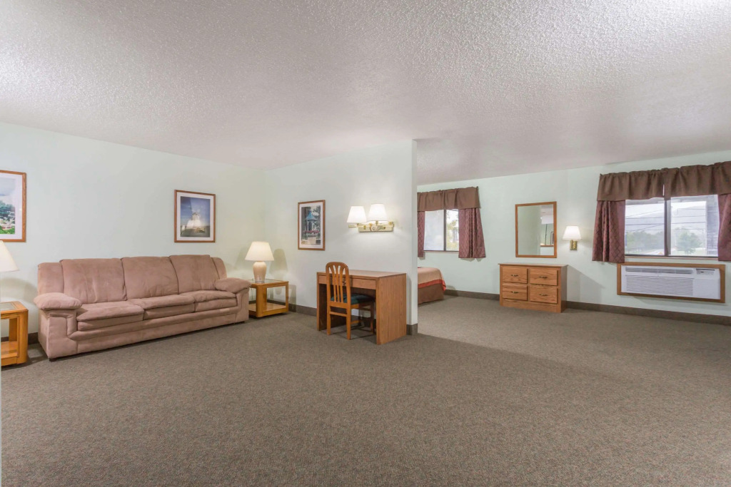 Super 8 by Wyndham Gallipolis Pt Pleasant Area