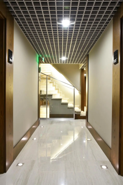 The Elegant Hotel