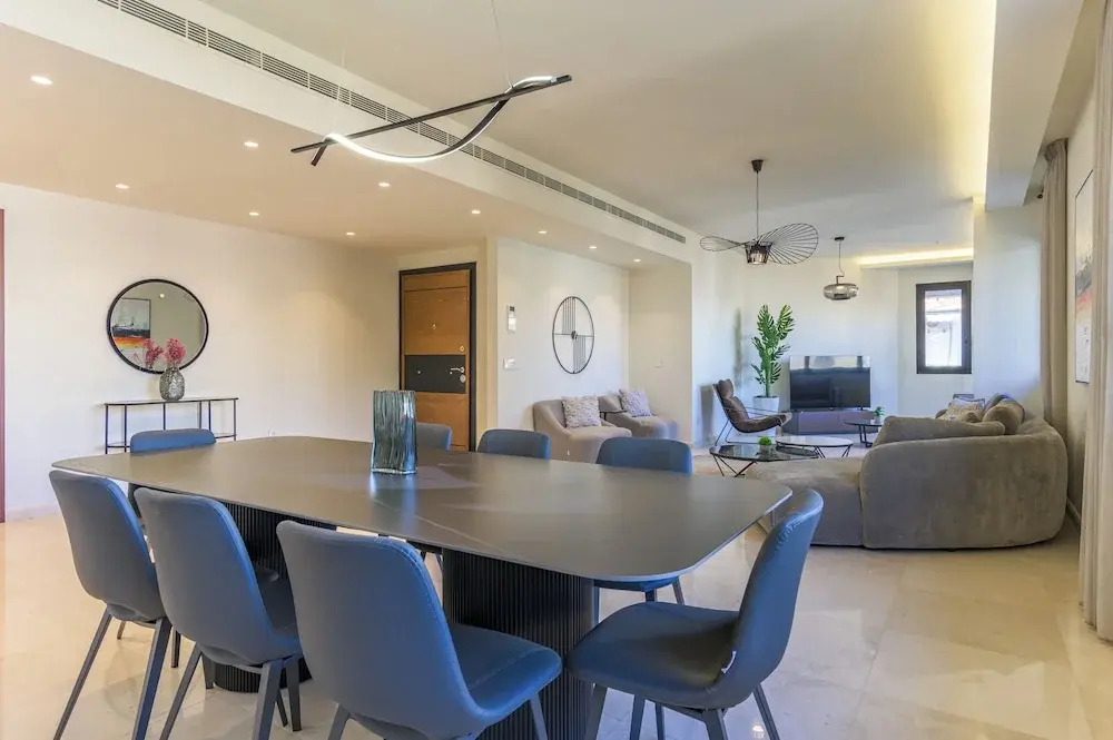 Achrafieh Gate - Modern 3-BR Apartments & Balconies