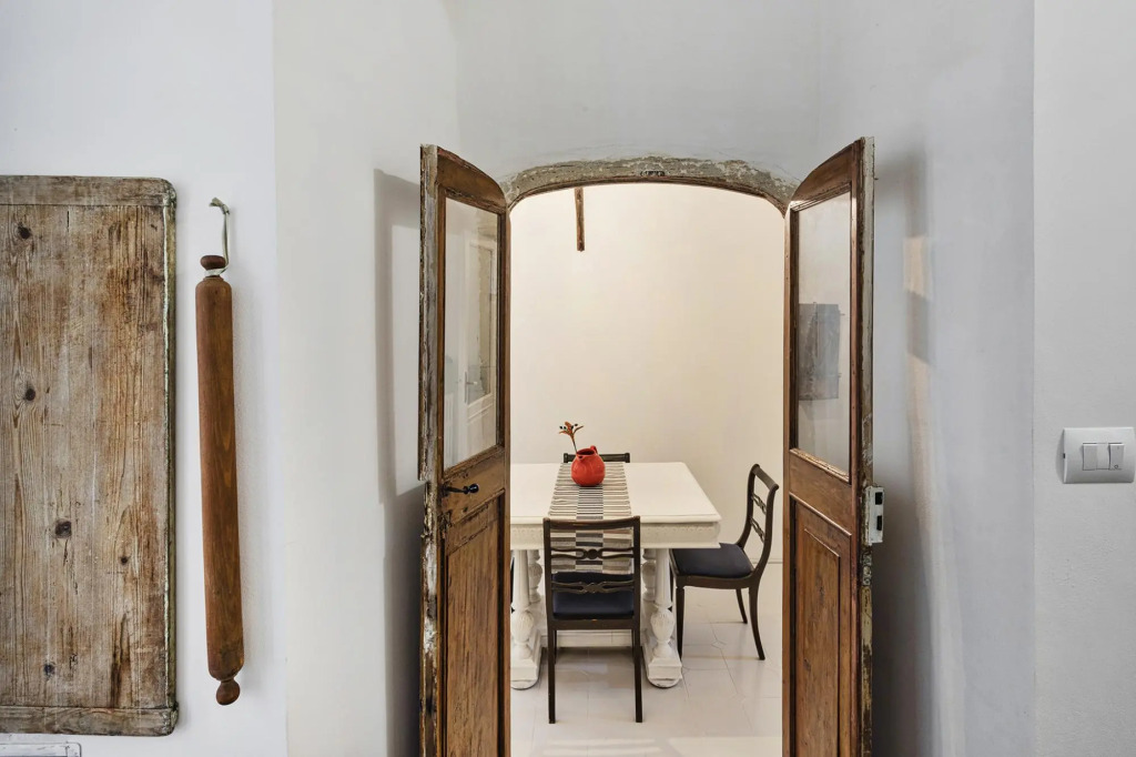 Vintage Design Apartment by Wonderful Italy