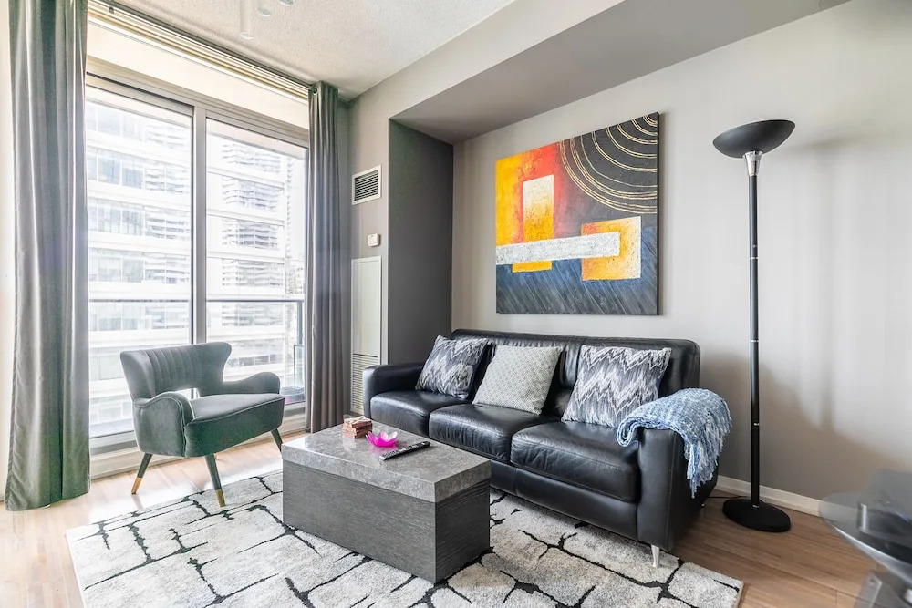 Newly Designed 1BR Executive Suite Great Location