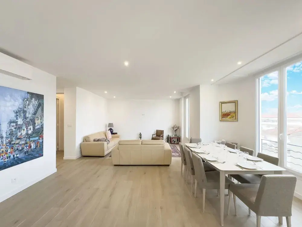Le Duplex in Cannes With 4 Bedrooms and 3 Bathrooms