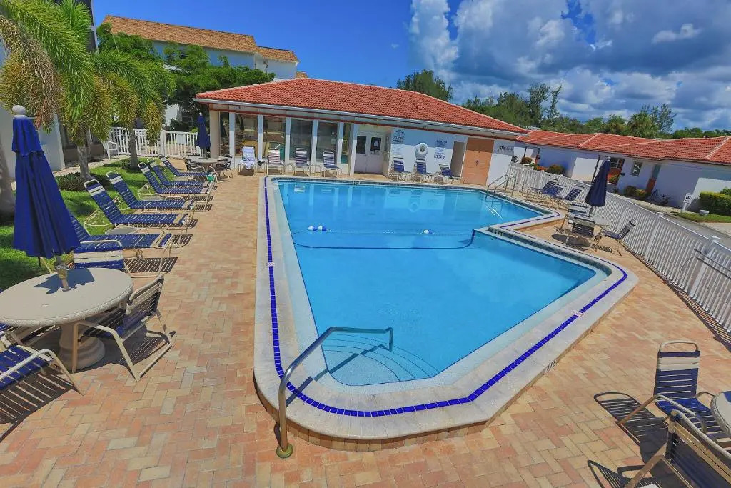 2 Bed 2 Bath Centrally Located