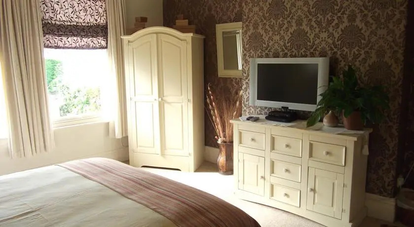 Staveley House