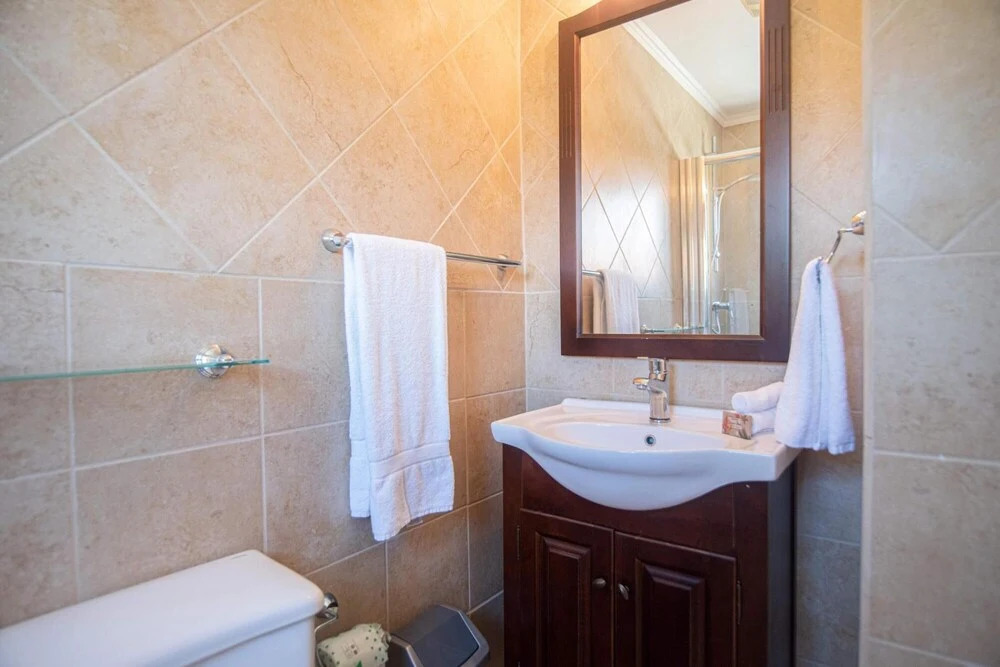 2BR 3BA GYM Pools 24 7 Security Restaurant