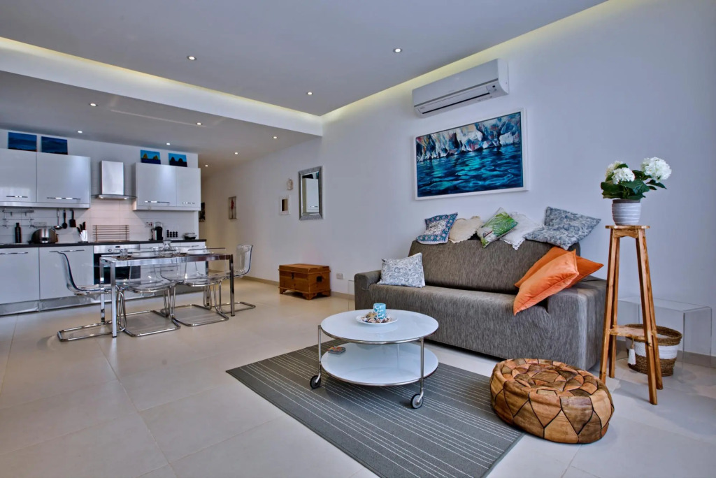 Raphaels - 2 Bedroom Apartment by Solea Holiday Homes